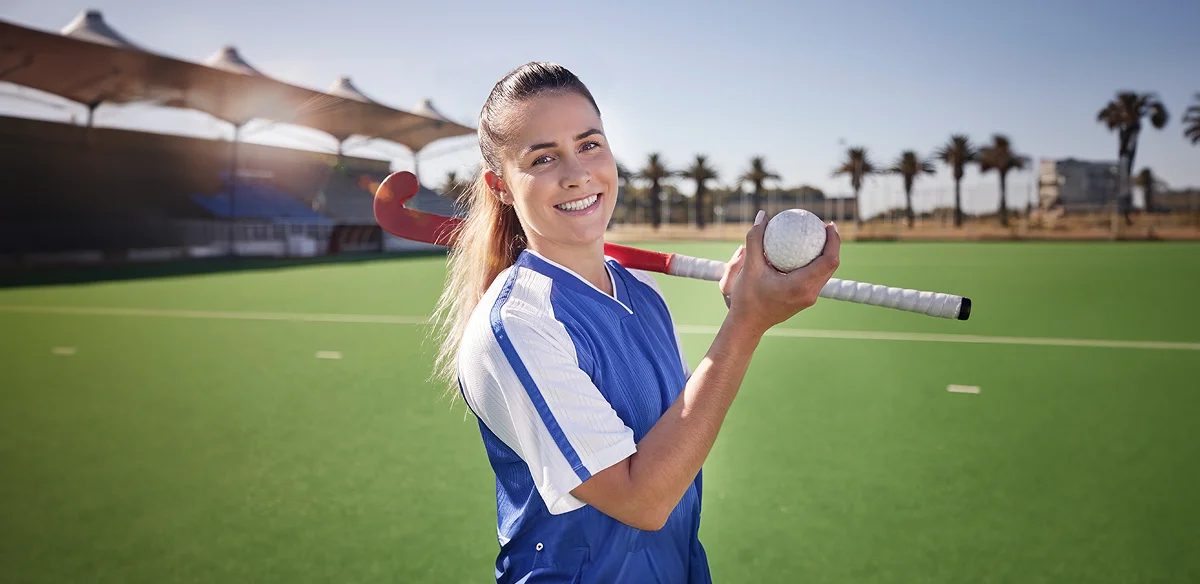 girl playing softball