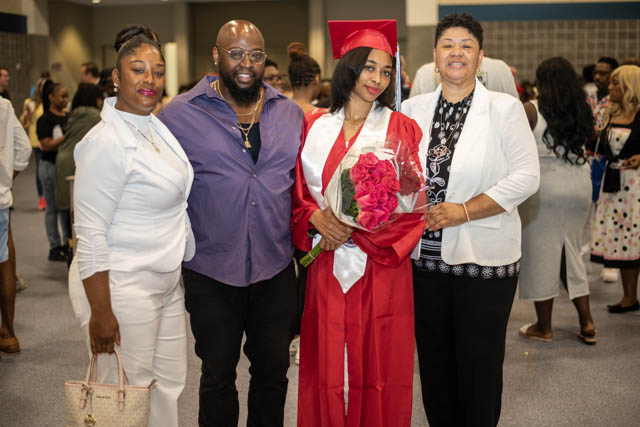 graduated girl with her family